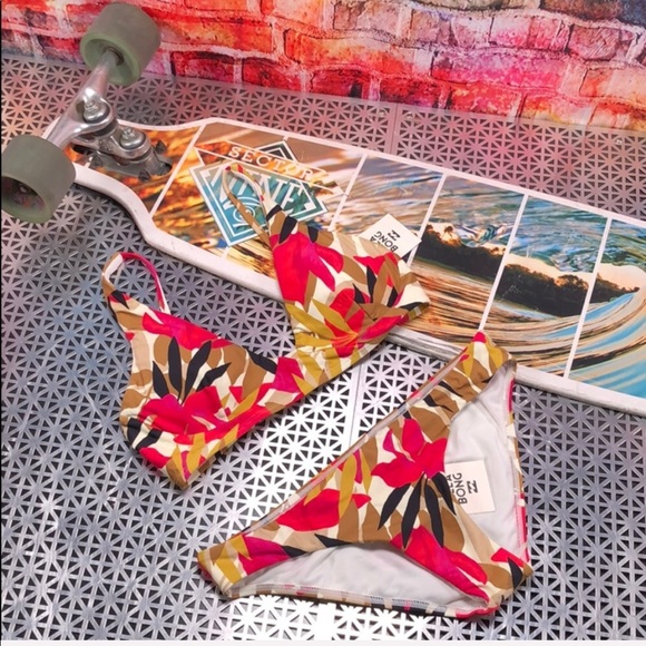 🔥🔥BILLABONG 🔥BIKINI SET🔥🔥 - Picture 3 of 8